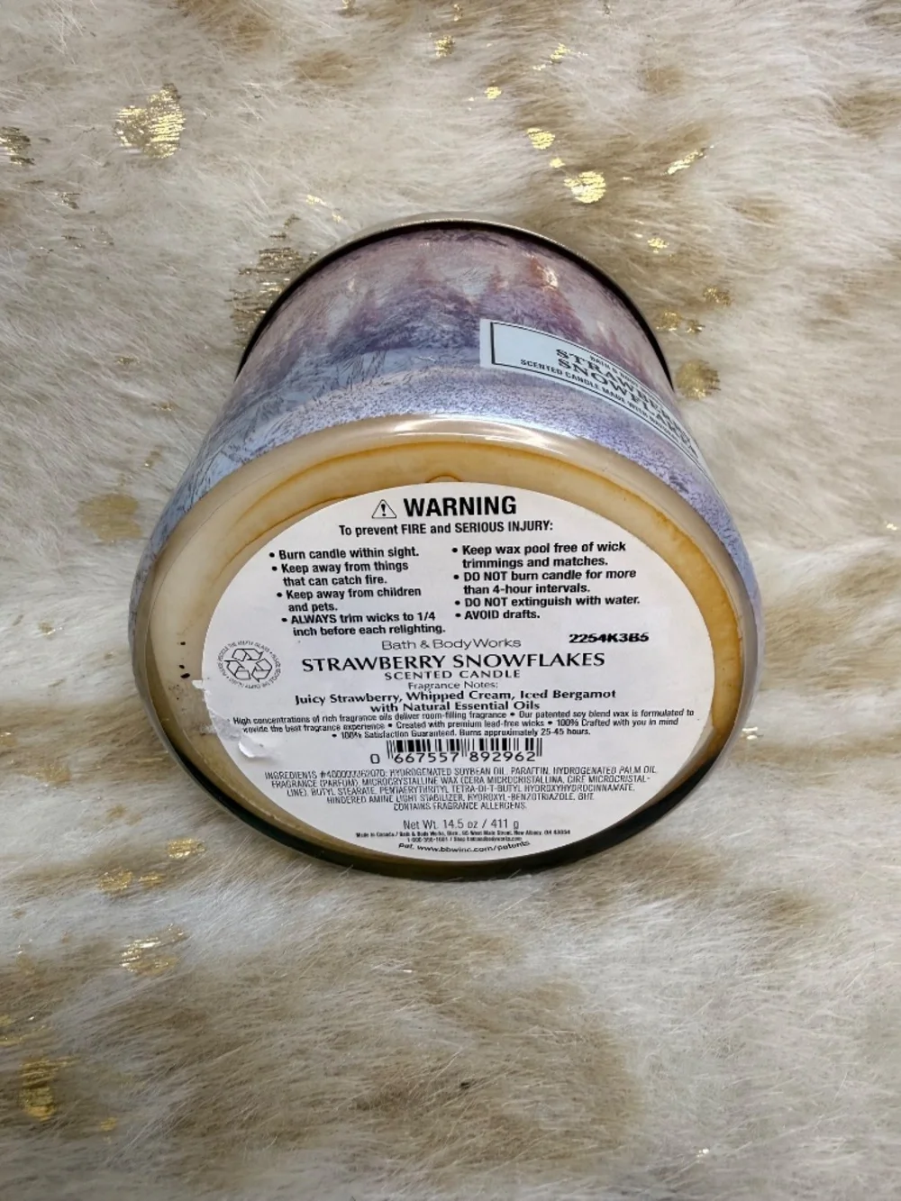 New Bath & Body Works Strawberry Snowflakes‎ 3 Wick Candle 14.5 oz